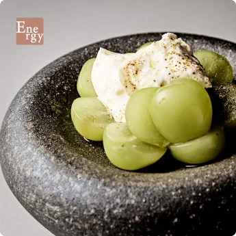 ブッラータと季節のフルーツ カプレーゼ仕立て