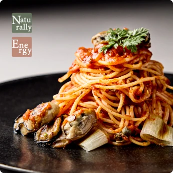 グルテンフリーパスタ 牡蠣と焼きネギのプッタネスカ