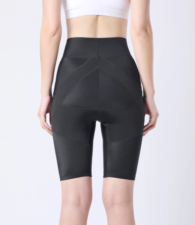 BLACK ブラック 後ろ