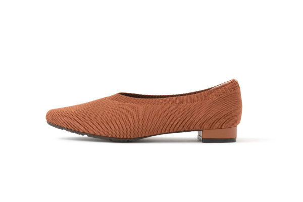 整体ニットパンプス 側面 ブラウン