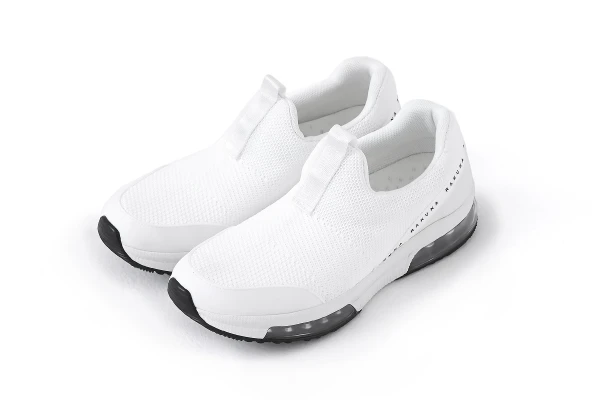 整体スニーカー（スリッポンタイプ） 正面 ホワイト