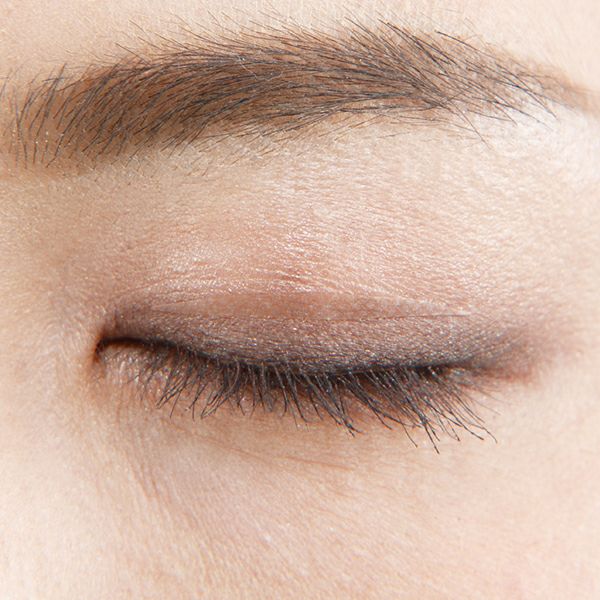 アイリフトテープ 目を閉じている時の使用画像