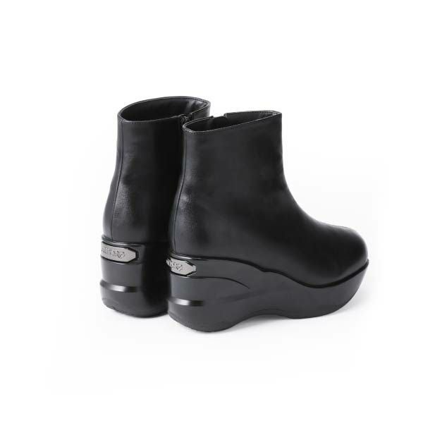 ヒールアップブーツ（ジップタイプ）斜め背面